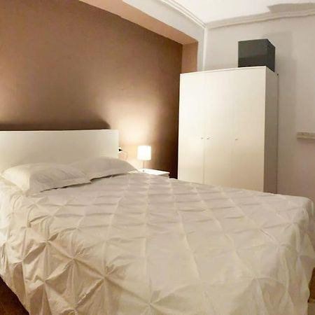 Rooms In Spacious Beach Flat In Valencia Valência Exterior foto