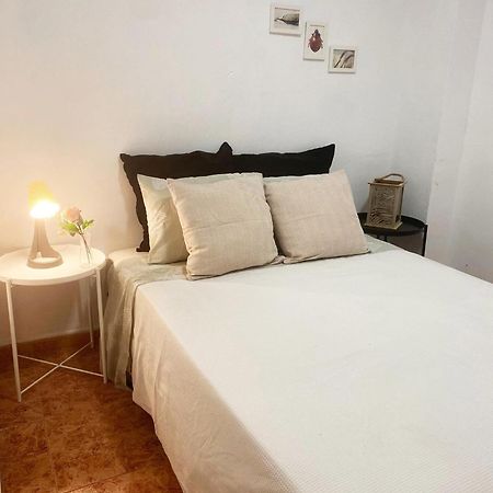 Rooms In Spacious Beach Flat In Valencia Valência Exterior foto